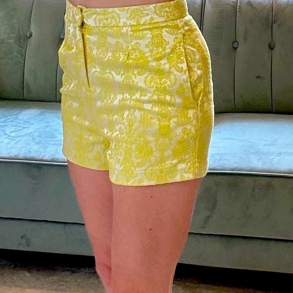 Gorgeous Juniors Yellow Brocade Shorts - Picture 3 of 7